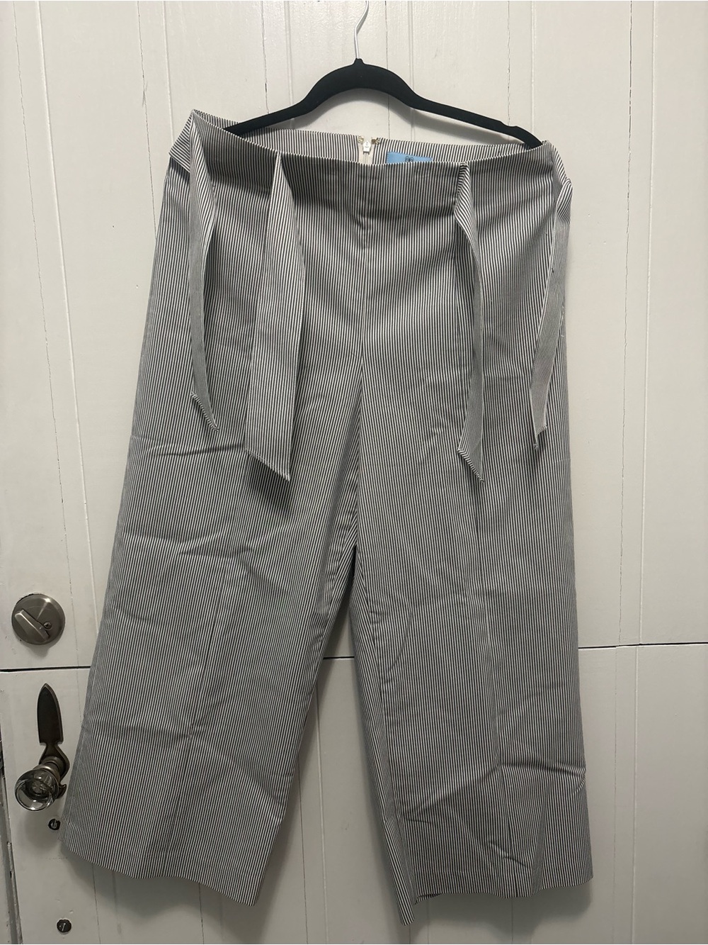 CeCe Gray Pinstripe Wide-Leg Pants